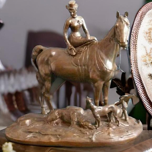 Бронзовая композиция "Амазонка" купить с доставкой Бронзовая композиция "Амазонка"