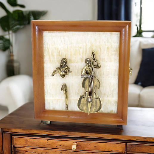 Бронзовая ключница настенная "Скрипачка и контрабасист"