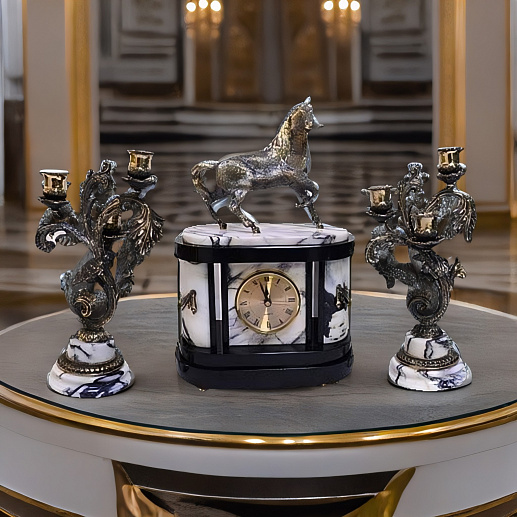 Каминные часы с канделябрами