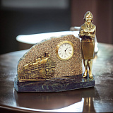 Сувенир настольные часы
