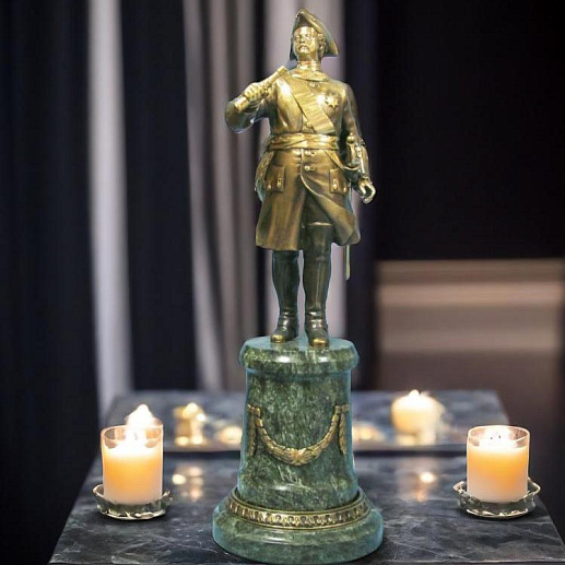 Бронзовая статуэтка " Петр 1" (круглый пьедестал) купить с доставкой Бронзовая статуэтка " Петр 1" (круглый пьедестал)