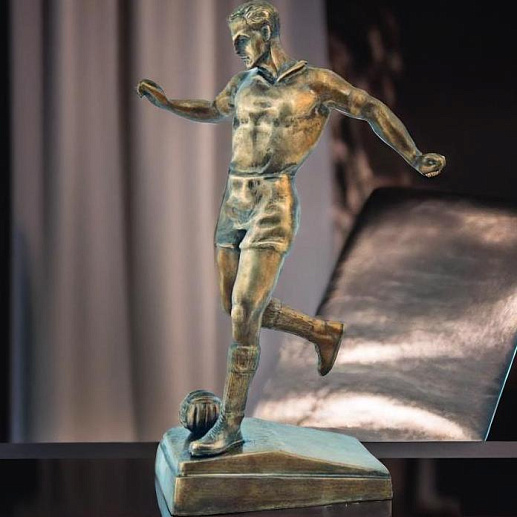 Бронзовая композиция "Футболист"