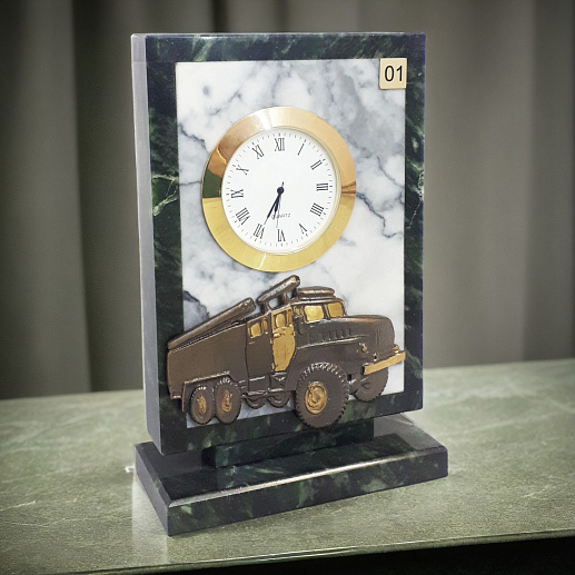 Часы сувенирные настольные