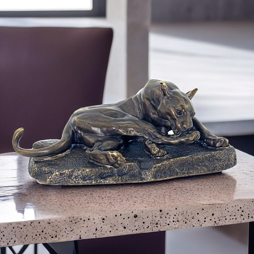 Бронзовая композиция «Львица» купить с доставкой Бронзовая композиция «Львица»