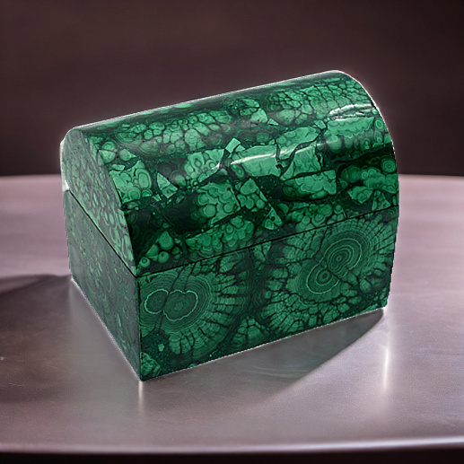 Оригинальный сундучок из малахита